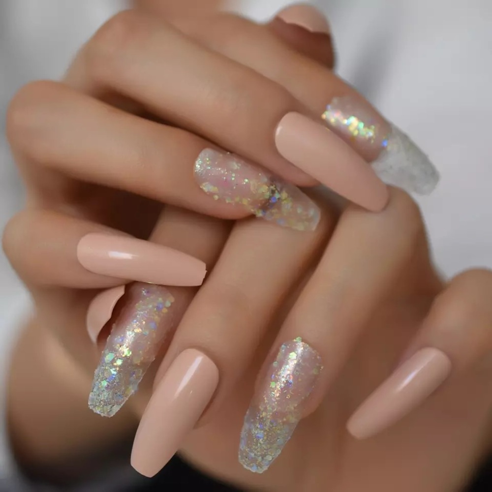 Acrylic press on nails
